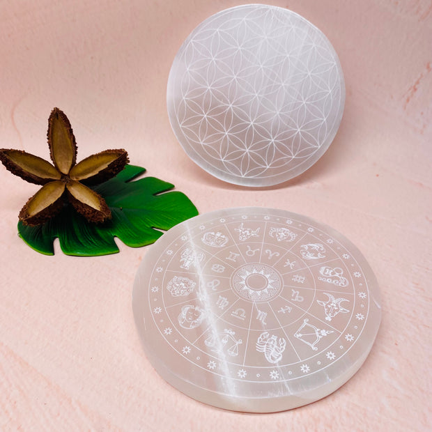 Selenite Charging Plate - Engraved Round